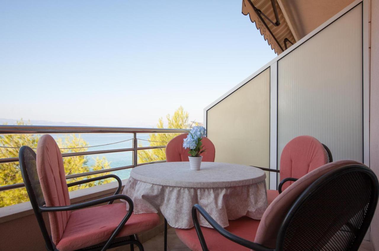 Apartments Marijan - Beachfront Tučepi Exteriör bild