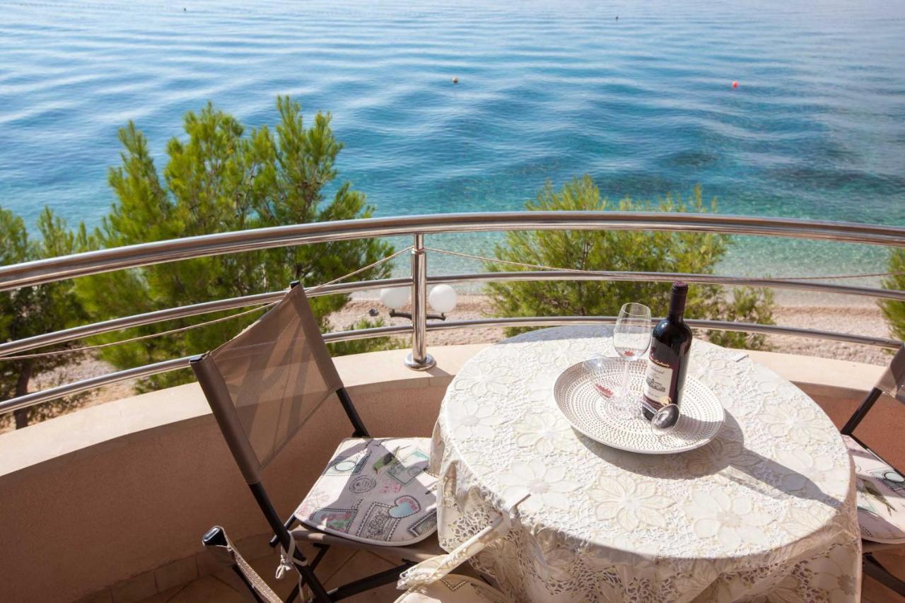 Apartments Marijan - Beachfront Tučepi Exteriör bild