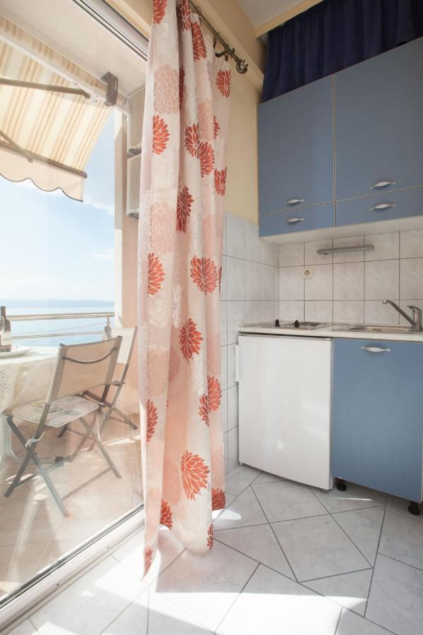 Apartments Marijan - Beachfront Tučepi Exteriör bild