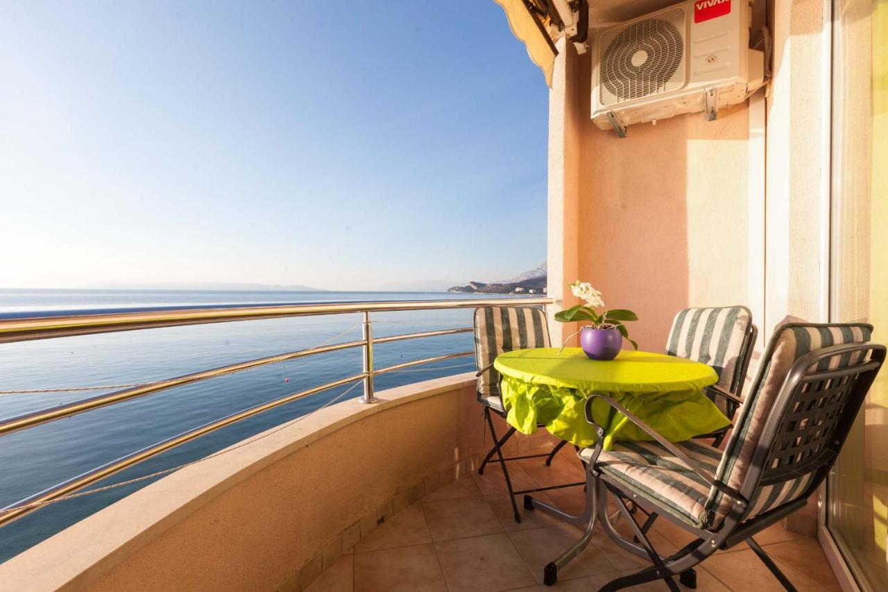 Apartments Marijan - Beachfront Tučepi Exteriör bild