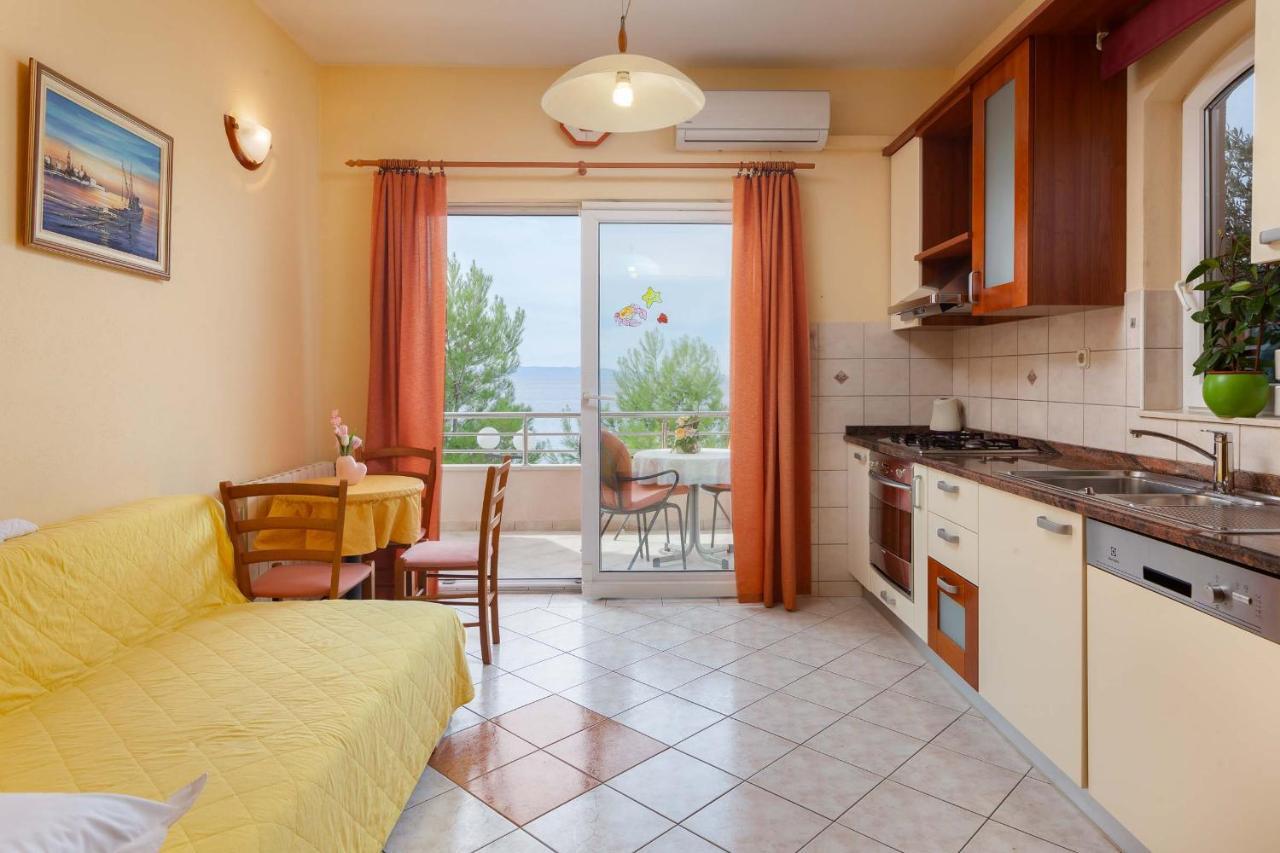 Apartments Marijan - Beachfront Tučepi Exteriör bild