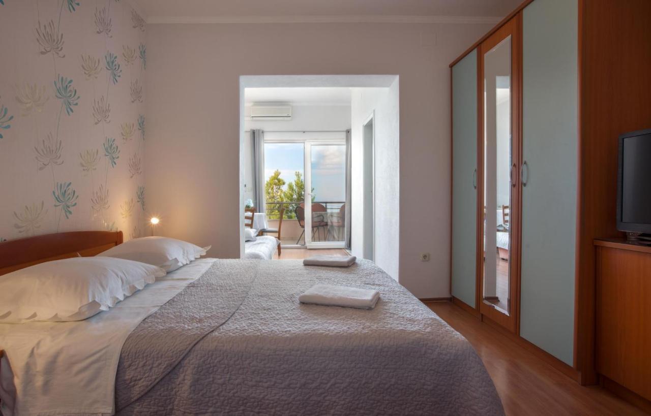 Apartments Marijan - Beachfront Tučepi Exteriör bild
