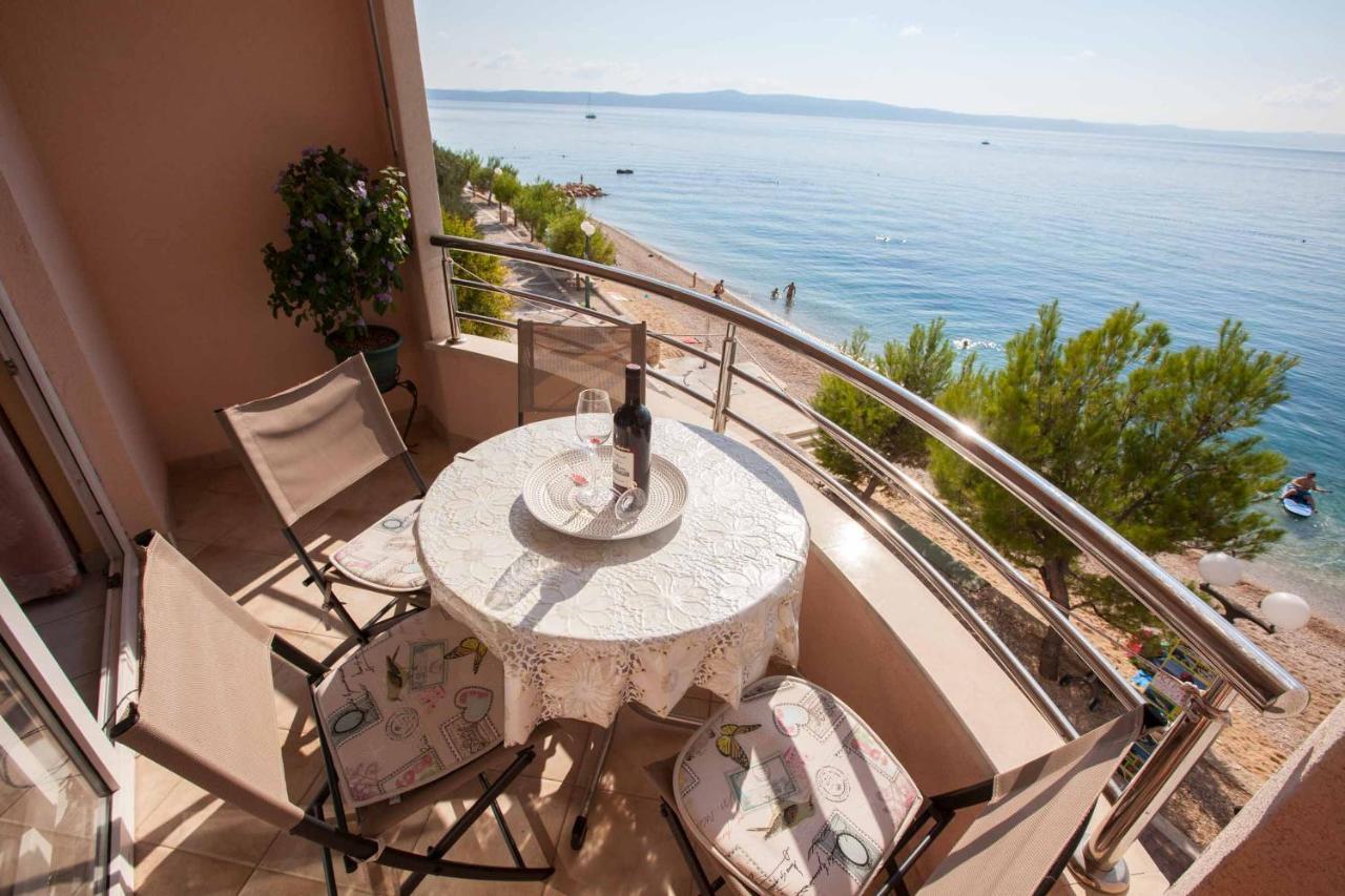 Apartments Marijan - Beachfront Tučepi Exteriör bild