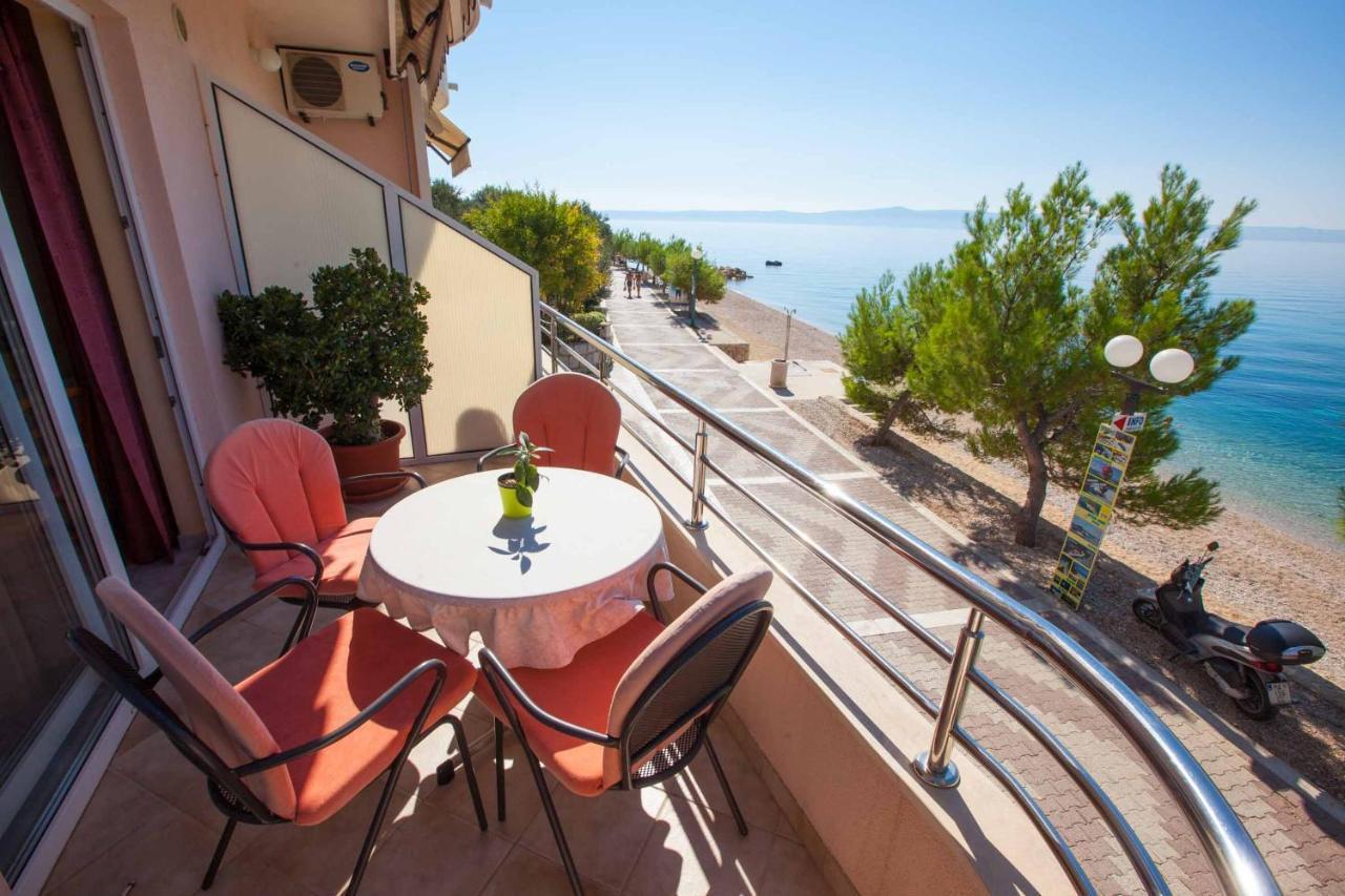 Apartments Marijan - Beachfront Tučepi Exteriör bild