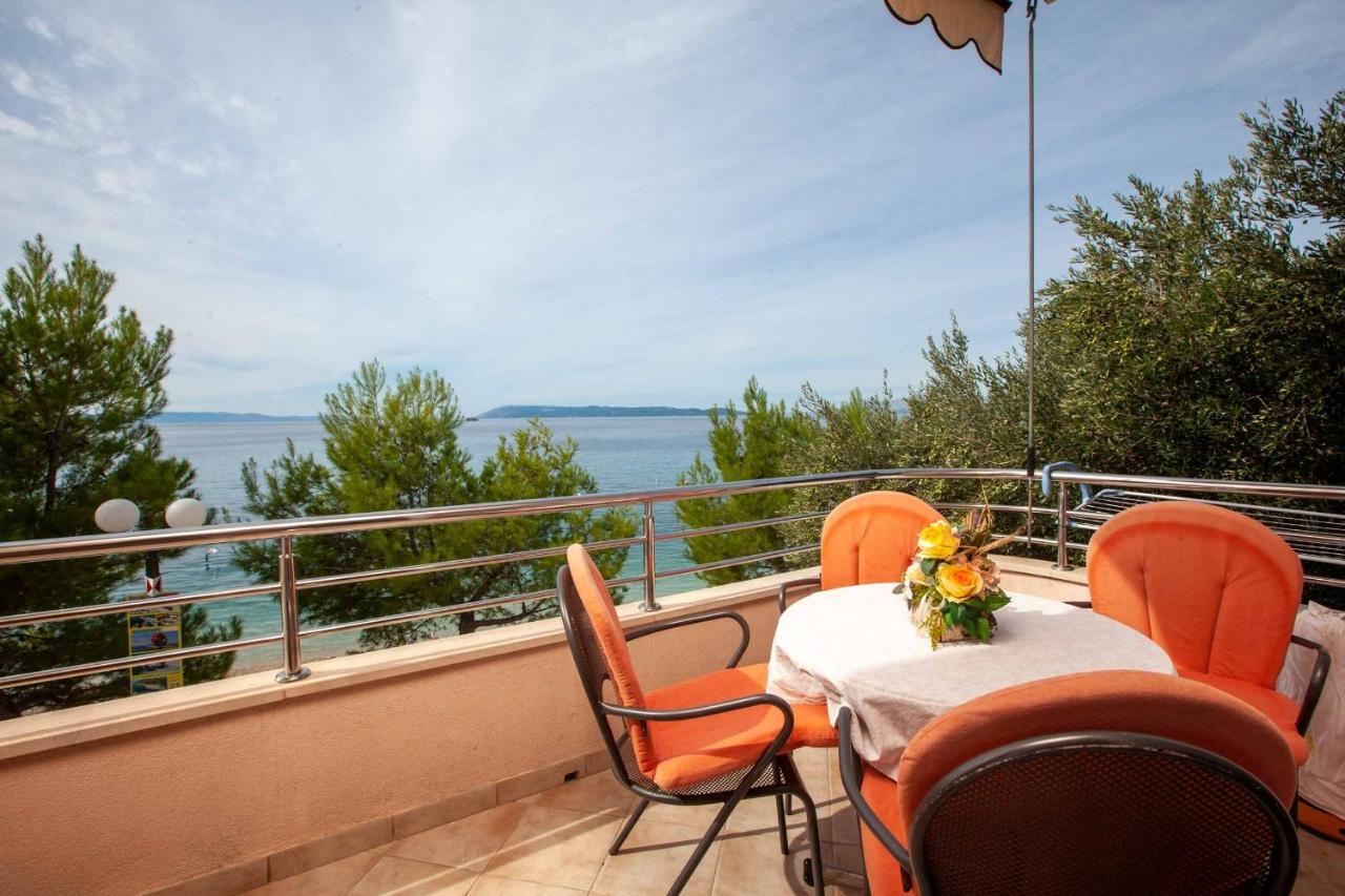 Apartments Marijan - Beachfront Tučepi Exteriör bild