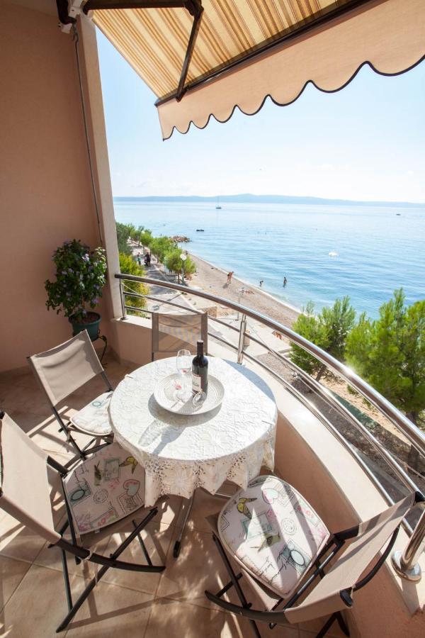 Apartments Marijan - Beachfront Tučepi Exteriör bild