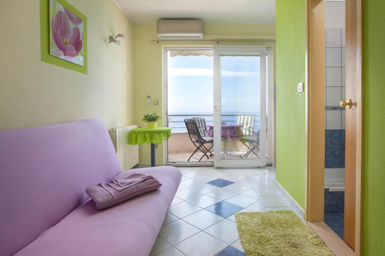Apartments Marijan - Beachfront Tučepi Exteriör bild
