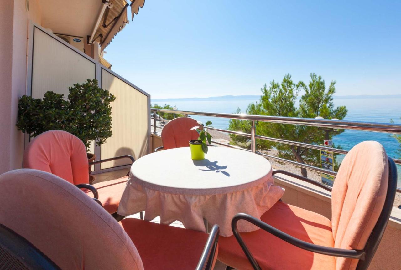 Apartments Marijan - Beachfront Tučepi Exteriör bild