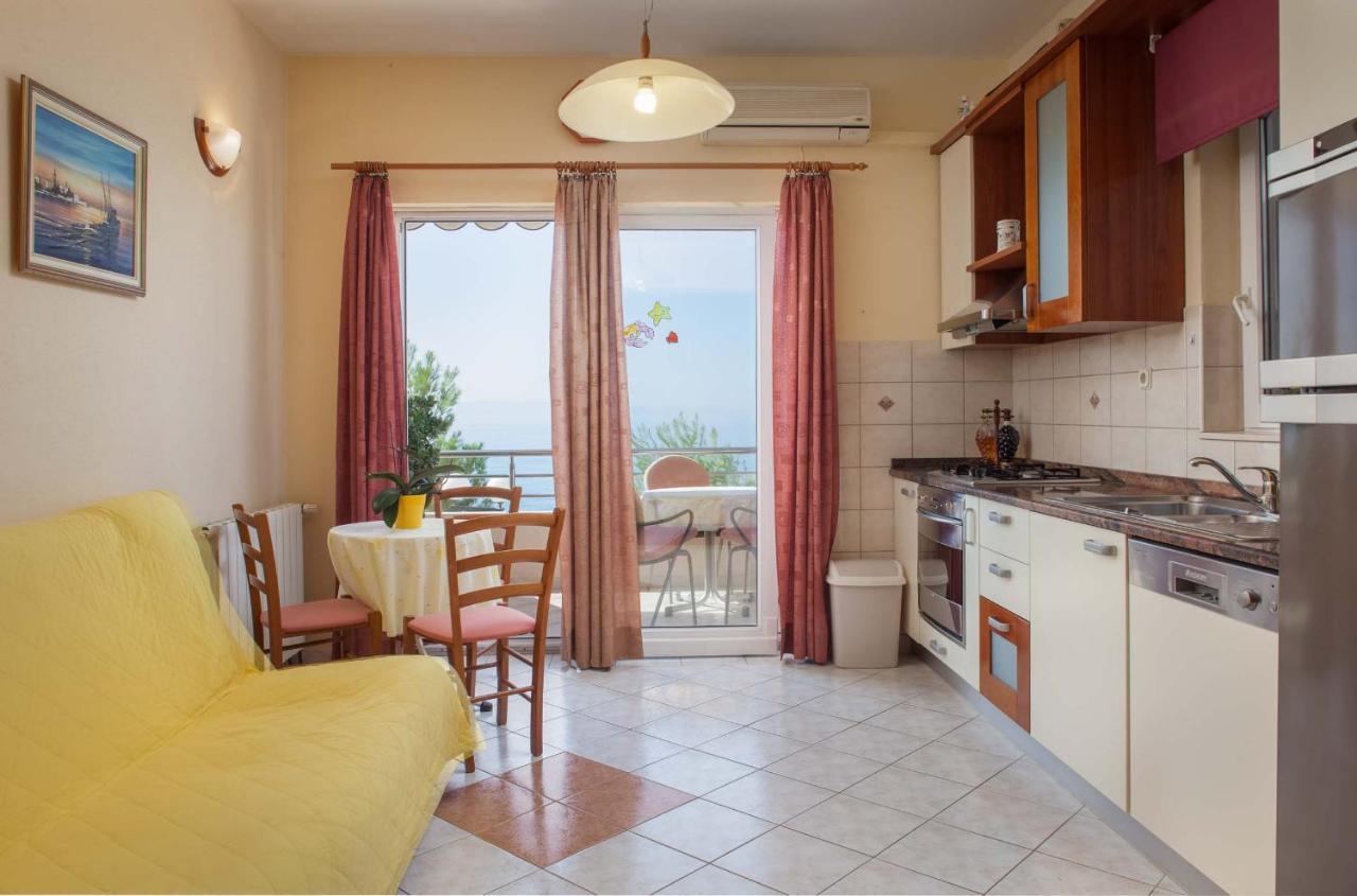 Apartments Marijan - Beachfront Tučepi Exteriör bild